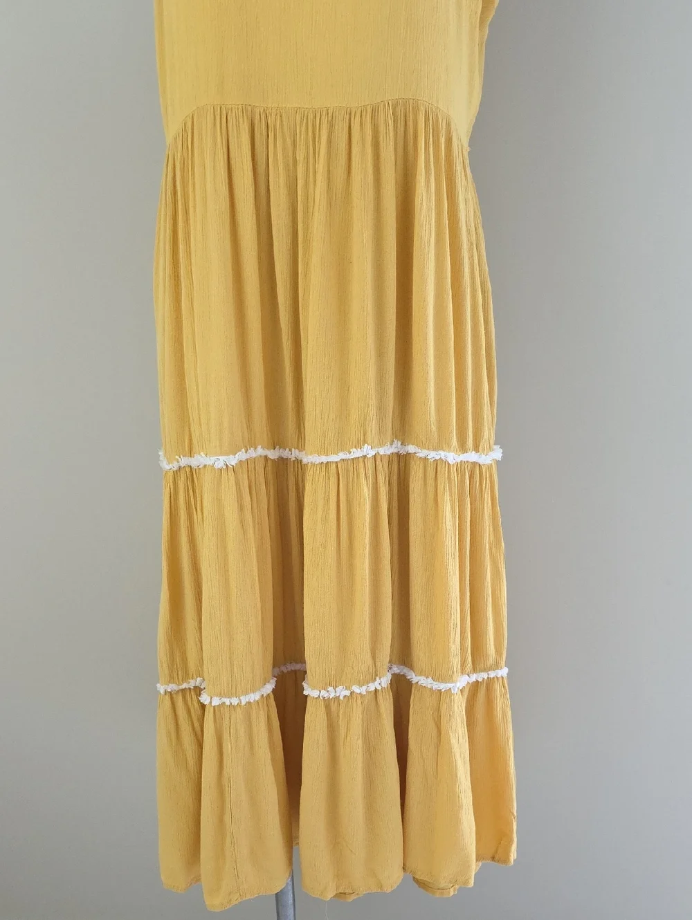 JOIE Yellow Layered/ Tiered Sleeveless Embroidered Midi Boho Dress Size 10 - Picture 4 of 8